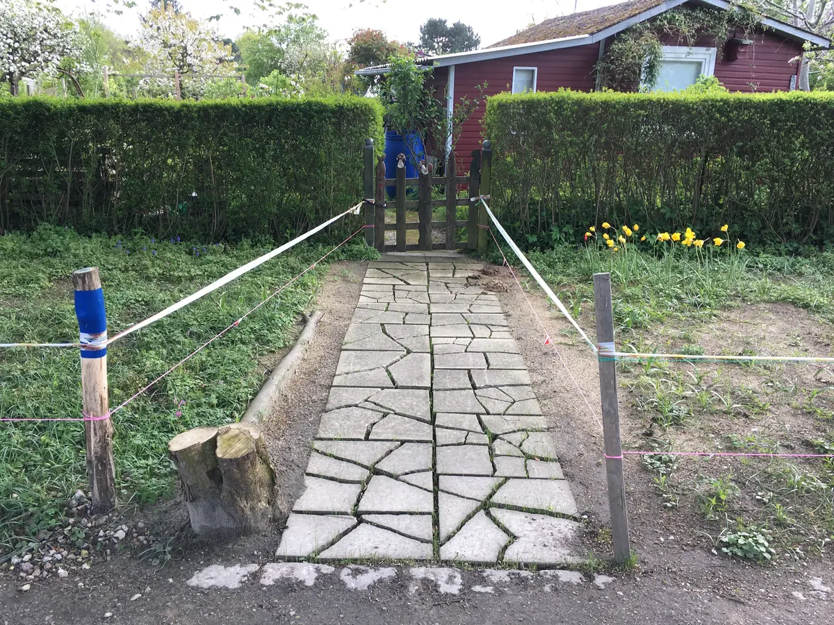 Ein stabiler Pfad durch die Wiese